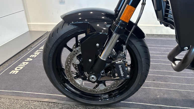 BMW F900 R